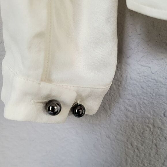 FINAL SALE 🌷Salvatore Ferragamo button-down blouse size 44/Large - Picture 12 of 16